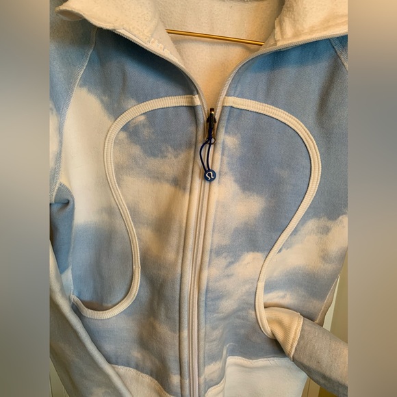 Lululemon Cloud Hoodie - Picture 3 of 6